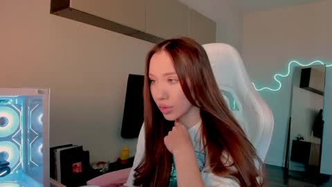 Snapshot of neyrmina chatting on 05-04-26, 08:21 Mina online show from 05-04-26, 08:21