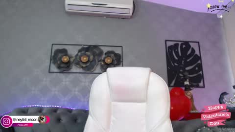 Sandra online show from 02-14-25, 06:08