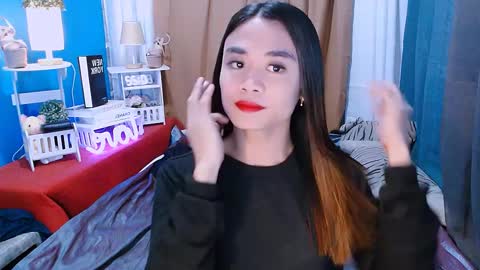 Snapshot of nhicolehollywood chatting on 12-22-24, 11:44 hottie nicole online show from 12-22-24, 11:44