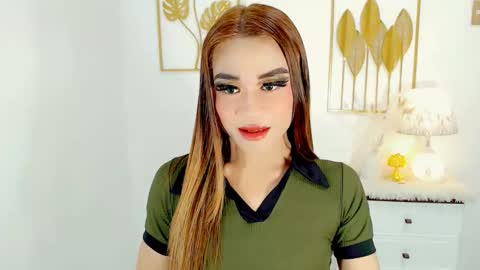 Snapshot of nhicolehollywood chatting on 02-05-25, 02:08 hottie nicole online show from 02-05-25, 02:08