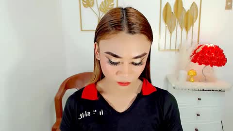 Snapshot of nhicolehollywood chatting on 02-21-25, 07:34 hottie nicole online show from 02-21-25, 07:34