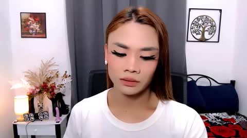 Snapshot of nhicolehollywood chatting on 03-06-25, 06:19 hottie nicole online show from 03-06-25, 06:19