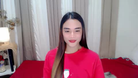 Snapshot of nhicolehollywood chatting on 10-21-25, 02:12 hottie nicole online show from 10-21-25, 02:12