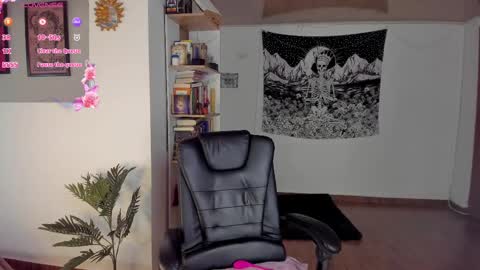 Nia online show from 02-13-25, 07:10