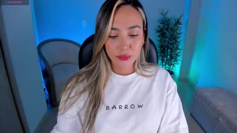 Nia  online show from 10-09-25, 01:36