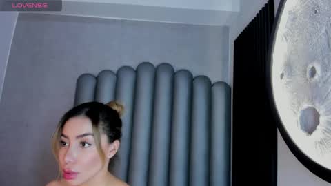 Snapshot of niacrawfordd chatting on 05-14-26, 11:33 niacrawfordd online show from 05-14-26, 11:33