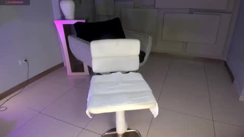 SQUIRTER DOLL    online show from 12-13-25, 08:04