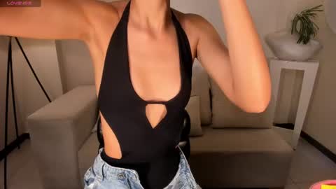 Snapshot of niasalvatore chatting on 06-14-26, 05:26 Call me Nia online show from 06-14-26, 05:26