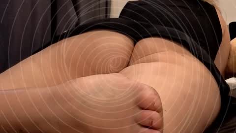 Snapshot of niatonoori chatting on 02-25-26, 02:10 Kim online show from 02-25-26, 02:10