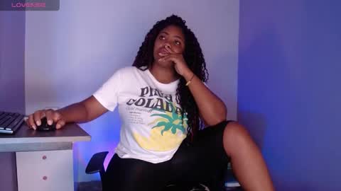 Snapshot of niawk_ chatting on 02-16-25, 11:49 Niawk online show from 02-16-25, 11:49