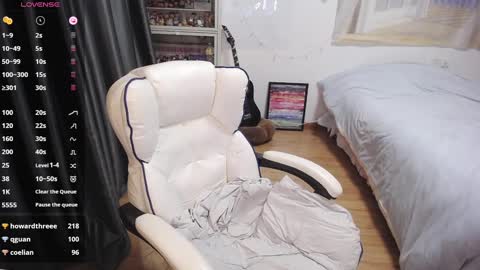 Snapshot of nice_belle chatting on 02-27-25, 02:32 Belle online show from 02-27-25, 02:32