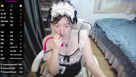 Snapshot of nice_belle chatting on 03-06-25, 01:37 Belle online show from 03-06-25, 01:37