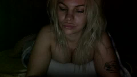 Snapshot of nicecolddrink2 chatting on 01-11-25, 01:01 Amber online show from 01-11-25, 01:01