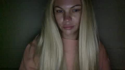 Snapshot of nicecolddrink2 chatting on 09-25-25, 10:30 Amber online show from 09-25-25, 10:30