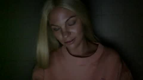 Snapshot of nicecolddrink2 chatting on 09-26-25, 02:15 Amber online show from 09-26-25, 02:15