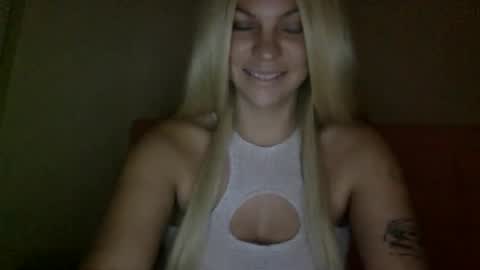 Snapshot of nicecolddrink2 chatting on 11-23-25, 12:05 Amber online show from 11-23-25, 12:05