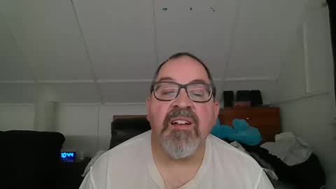 Snapshot of niceguy7208 chatting on 06-08-26, 02:45 niceguy7208 online show from 06-08-26, 02:45