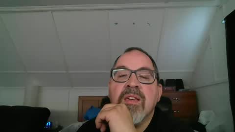 Snapshot of niceguy7208 chatting on 06-27-26, 03:17 niceguy7208 online show from 06-27-26, 03:17