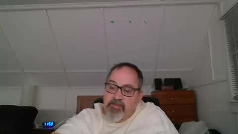 Snapshot of niceguy7208 chatting on 07-19-26, 03:54 niceguy7208 online show from 07-19-26, 03:54