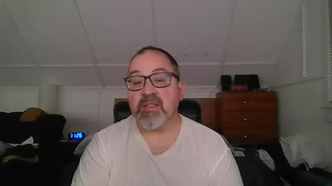 Snapshot of niceguy7208 chatting on 08-03-26, 03:27 niceguy7208 online show from 08-03-26, 03:27