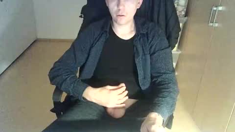 Snapshot of niceguyflo chatting on 10-30-25, 02:02 NiceGuyFlo online show from 10-30-25, 02:02