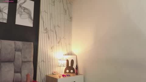 Nicolle  online show from 10-08-25, 11:46