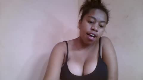 Snapshot of nicelly01 chatting on 06-19-26, 06:29 nicelly01 online show from 06-19-26, 06:29