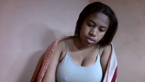 Snapshot of nicelly01 chatting on 07-12-26, 05:53 nicelly01 online show from 07-12-26, 05:53