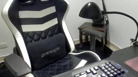 Camila And Steeven online show from 11-25-25, 11:38