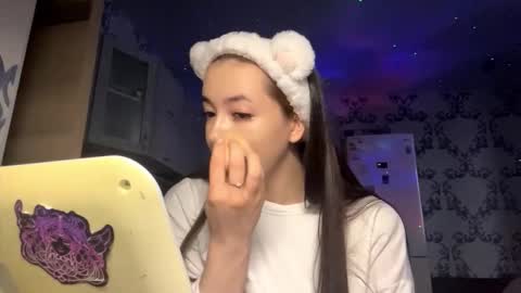 Ellie online show from 11-02-25, 10:28