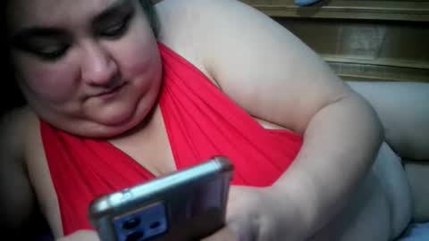 Snapshot of nicholle chatting on 12-16-25, 10:26 Nicholle online show from 12-16-25, 10:26