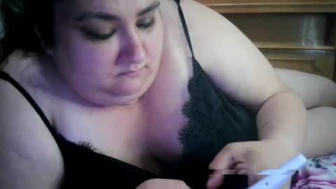Snapshot of nicholle chatting on 06-22-26, 03:36 Nicholle online show from 06-22-26, 03:36