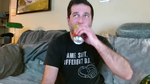 Snapshot of nichous77 chatting on 12-14-24, 12:44 Nick online show from 12-14-24, 12:44