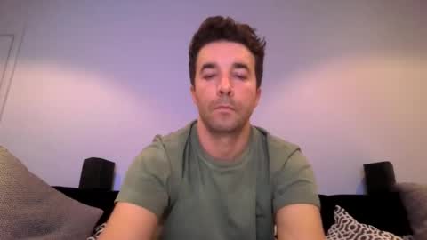 Snapshot of niciboi chatting on 12-30-24, 01:04 James online show from 12-30-24, 01:04