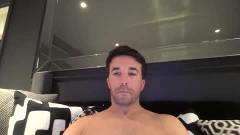 Snapshot of niciboi chatting on 12-20-25, 08:05 James online show from 12-20-25, 08:05