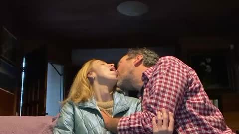 Snapshot of nick_and_bennie chatting on 10-01-25, 07:20 Nick f and Bennie m online show from 10-01-25, 07:20