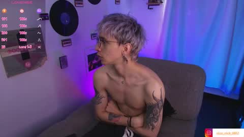 Snapshot of nick_bangover chatting on 03-12-26, 07:42 Nico online show from 03-12-26, 07:42