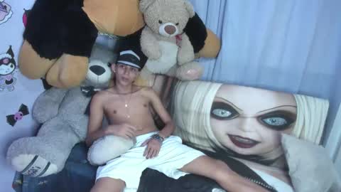 Snapshot of nick_damon chatting on 02-05-26, 03:49 Nick online show from 02-05-26, 03:49