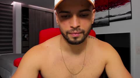 Snapshot of nick_klaus chatting on 02-05-25, 11:50 Nick Klaus online show from 02-05-25, 11:50