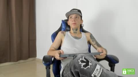 nick_tattooedguy online show from 06-19-26, 07:28