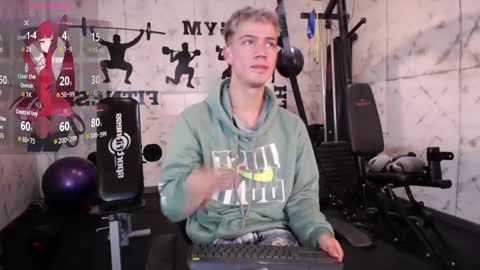 Snapshot of nick_torn chatting on 10-29-25, 01:35 Nick online show from 10-29-25, 01:35