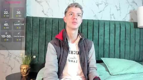 Snapshot of nick_torn chatting on 10-30-25, 01:12 Nick online show from 10-30-25, 01:12