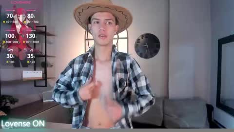 Snapshot of nick_torn chatting on 10-31-25, 12:28 Nick online show from 10-31-25, 12:28