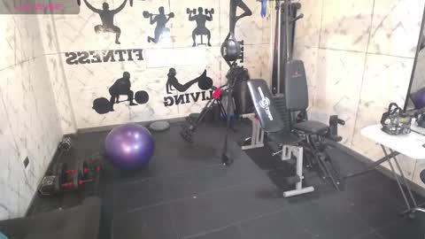 Snapshot of nick_torn chatting on 11-07-25, 11:43 Nick online show from 11-07-25, 11:43