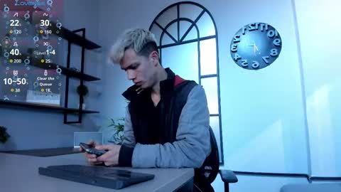 Snapshot of nick_torn chatting on 11-09-25, 11:41 Nick online show from 11-09-25, 11:41