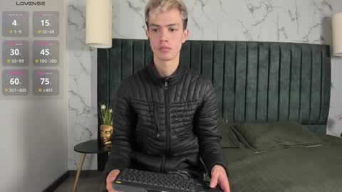 Snapshot of nick_torn chatting on 11-20-25, 02:06 Nick online show from 11-20-25, 02:06