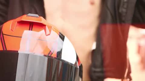 Snapshot of nick_torn chatting on 11-30-25, 12:09 Nick online show from 11-30-25, 12:09