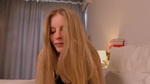 Nicka Cherie online show from 04-10-26, 04:01