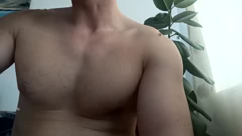 Snapshot of nickcarlosxx chatting on 01-03-25, 09:47 Nick online show from 01-03-25, 09:47