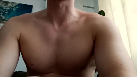 Snapshot of nickcarlosxx chatting on 03-02-25, 10:24 Nick online show from 03-02-25, 10:24